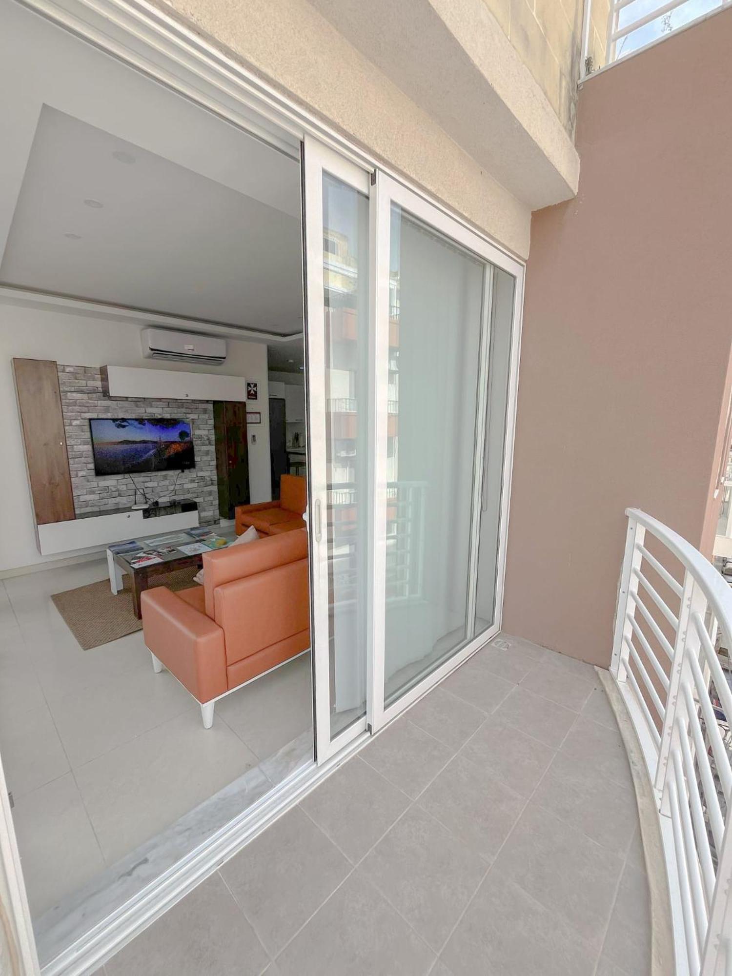 Apartament In Ta' Xbiex 3Br- 3 Min Yatch Marina Мсида Экстерьер фото